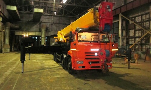 Автокран Ивановец КС-65731-1 50 тонн